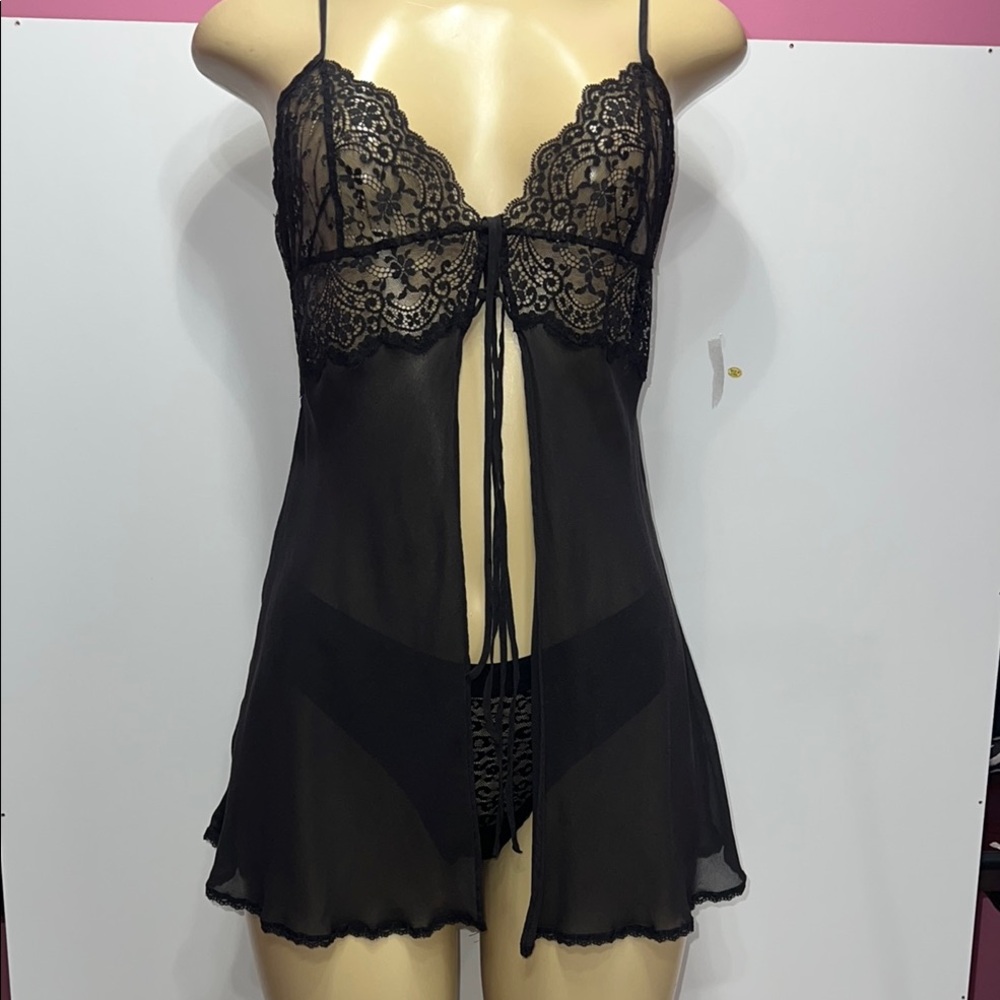 Victoria's Secret Black Lace Chemise with Ruffled Hem zs‎ M